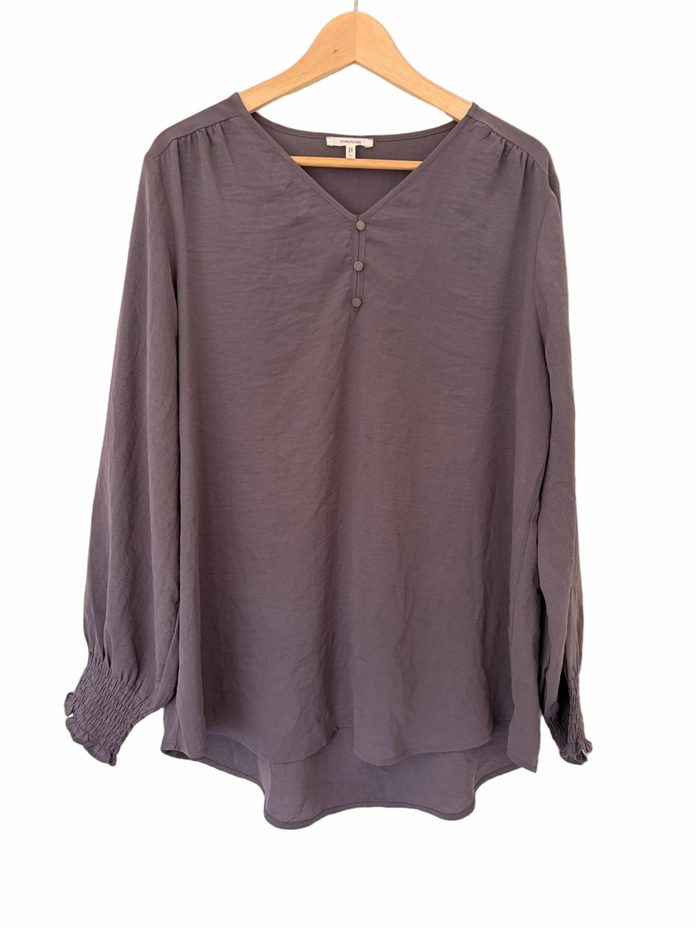 MAURICES SLATE GREY V-NECK TOP/FLOWY BLOUSE WITH BUTTON DETAIL, LARGE